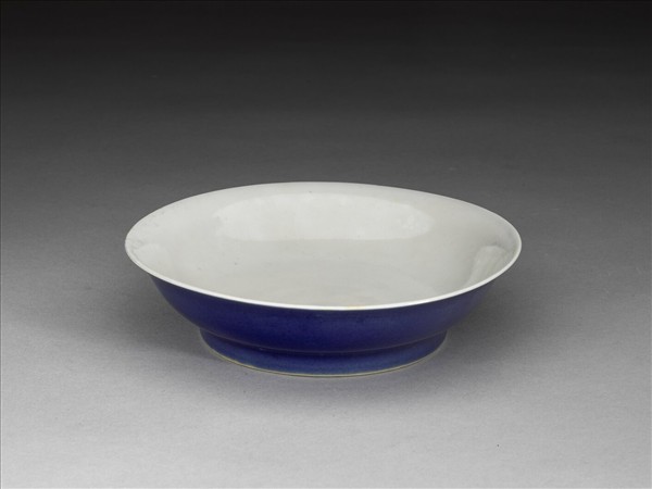 霽青釉龍紋白裡盤