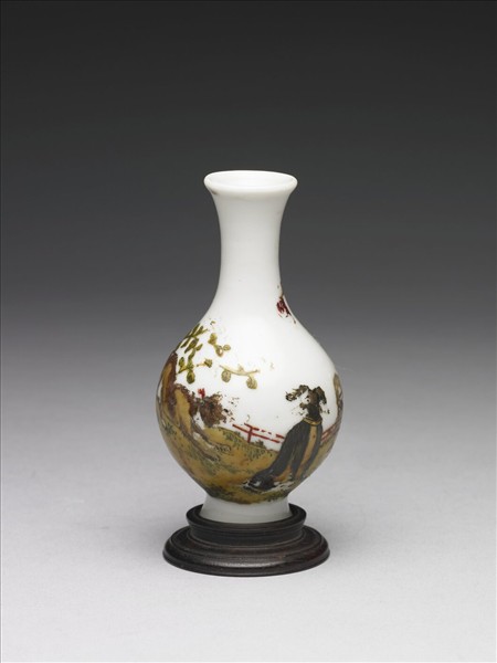 琺瑯彩三犬瓶 附木匣