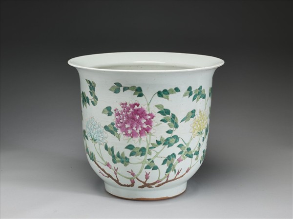 粉彩牡丹紋花盆
