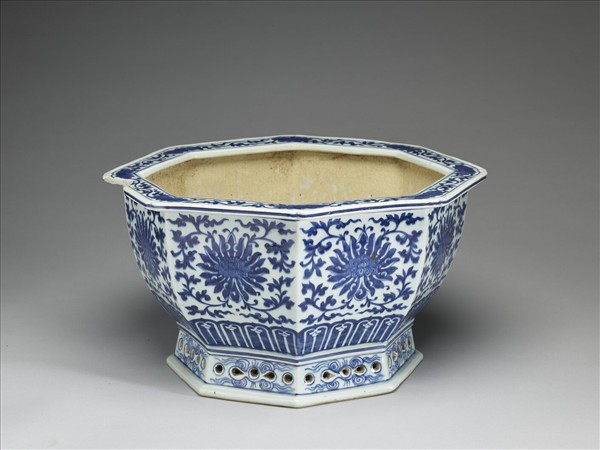 青花番蓮紋八方花盆