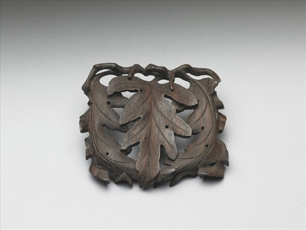 紫檀鏤空葉紋木座