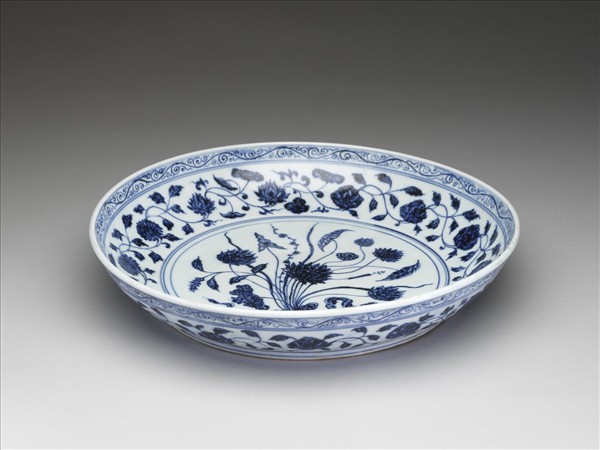 青花一把蓮紋盤