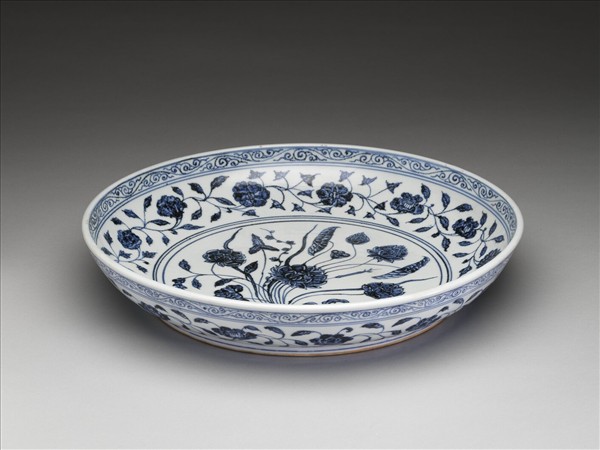 青花一把蓮紋盤