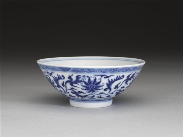 青花番蓮紋碗