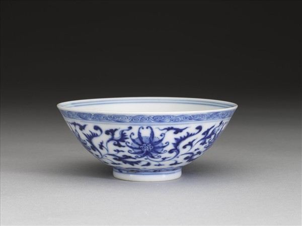 青花番蓮紋碗