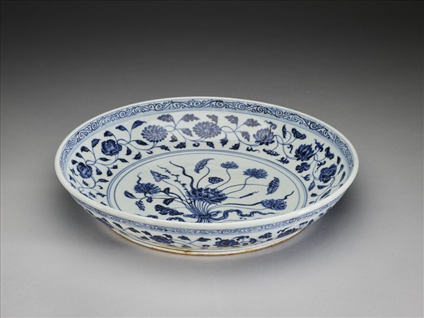 青花一把蓮紋盤