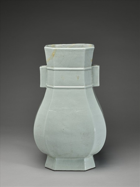 仿汝釉貫耳八方壺