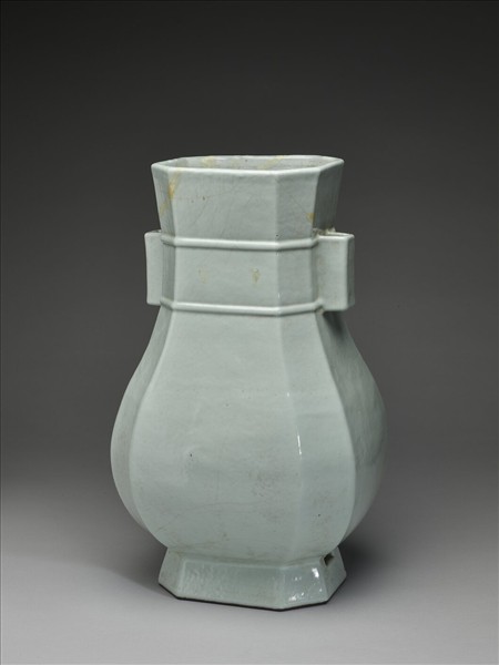 仿汝釉貫耳八方壺