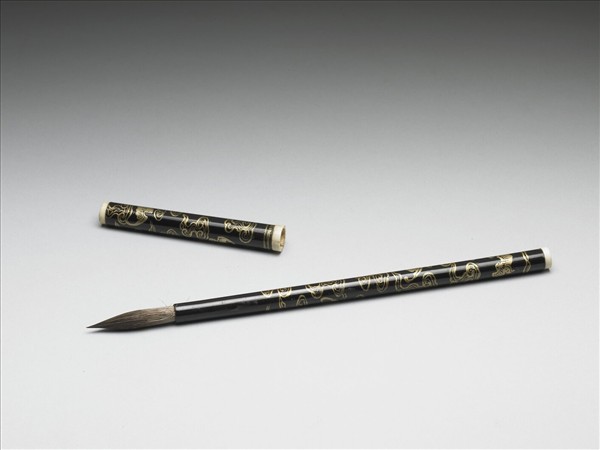 黑漆描金雲蝠筆