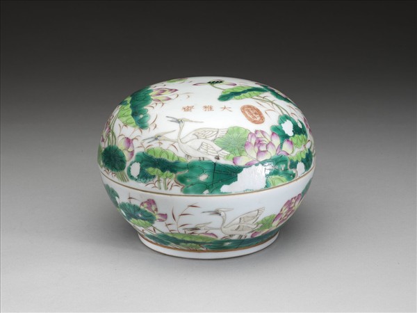 大雅齋款 粉彩蓮塘鷺鷥蓋盒