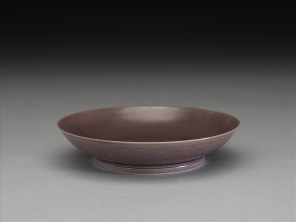 茄皮紫釉石榴紋盤