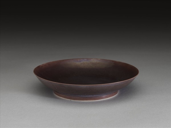 茄皮紫釉八寶紋盤