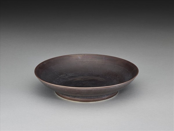 茄皮紫釉八寶紋盤