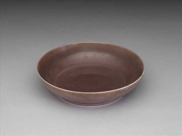 茄皮紫釉桃實紋盤