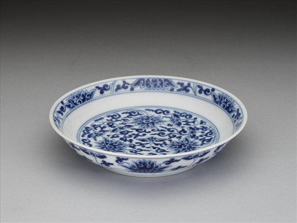 青花番蓮紋盤