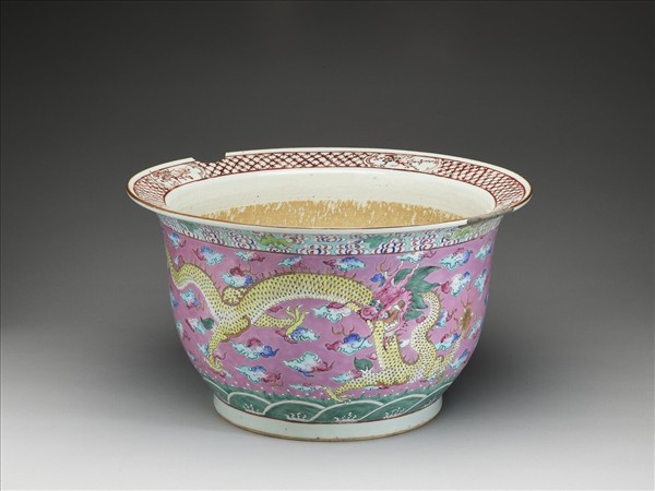 粉彩粉紅地雲龍紋花盆