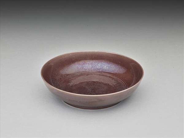 茄皮紫釉桃實紋盤