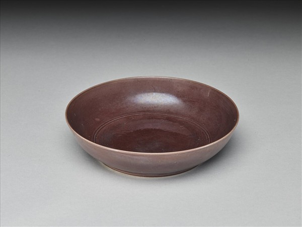 茄皮紫釉桃實紋盤