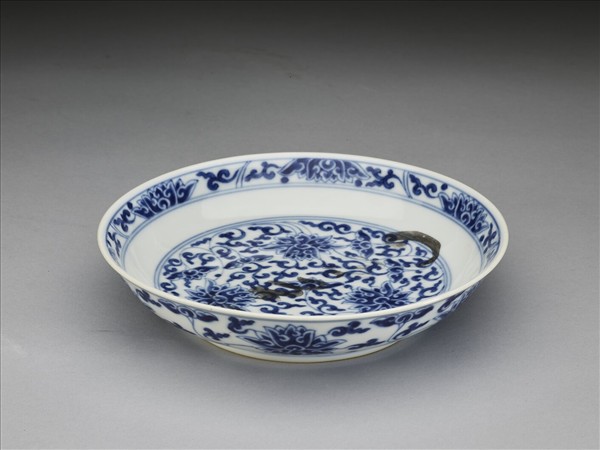 青花番蓮紋盤