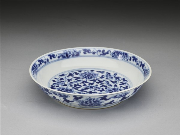 青花番蓮紋盤