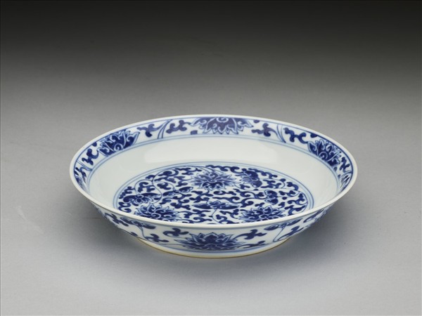 青花番蓮紋盤
