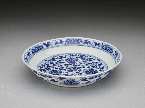 青花番蓮紋盤