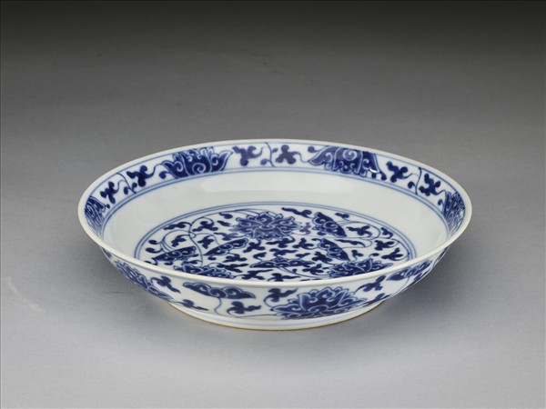 青花番蓮紋盤