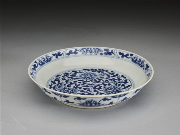 青花番蓮紋盤