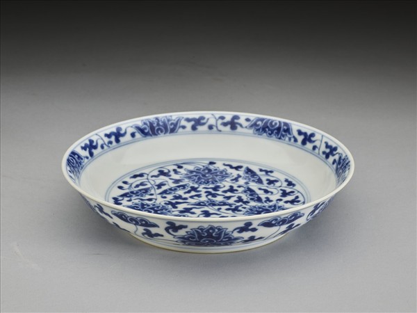 青花番蓮紋盤