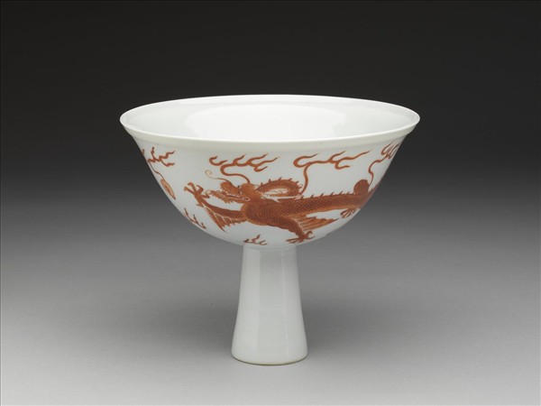 白瓷描紅雙龍紋高足碗