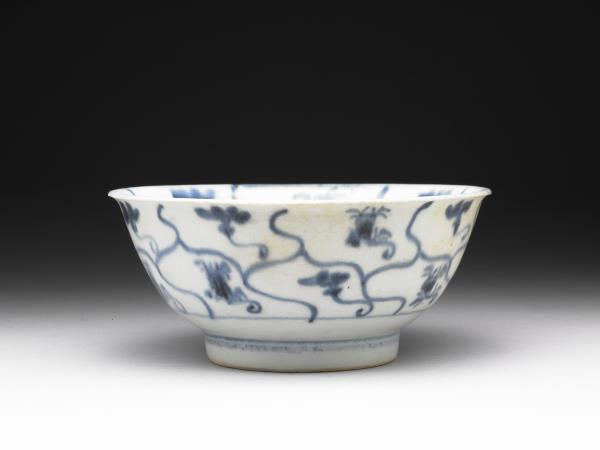 青花靈芝花卉紋碗