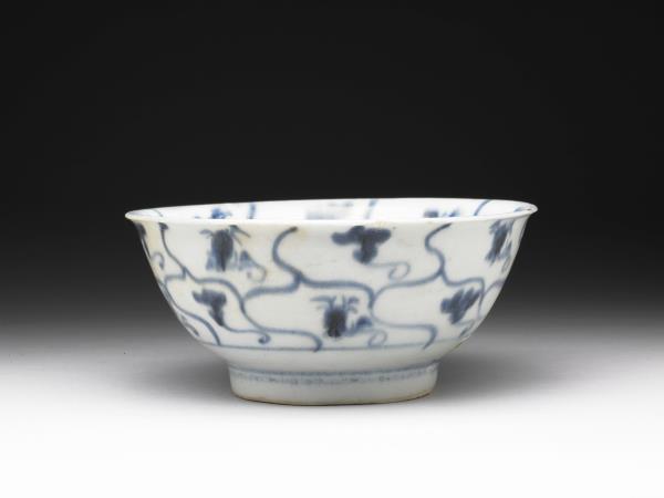 青花靈芝花卉紋碗