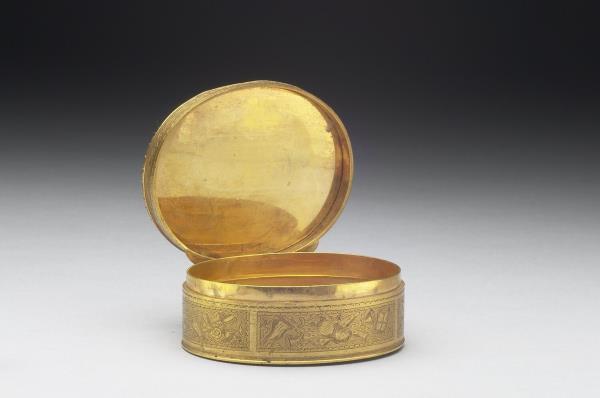 鍍金雕花嵌瑪瑙鼻煙盒