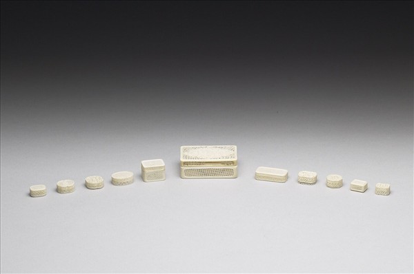 象牙雕透花長方套盒（共十一件）