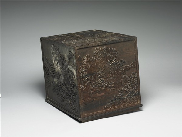 「螺劑含輝」紫檀山水紋木盒