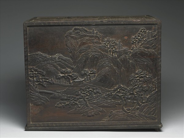 「螺劑含輝」紫檀山水紋木盒