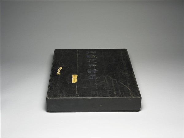 黑漆嵌螺鈿盒
