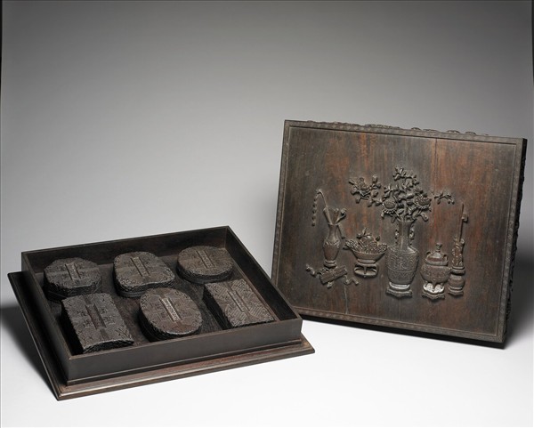 雕紫檀博古圖硯盒