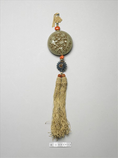 玉鏤雕菊花雙雀香囊