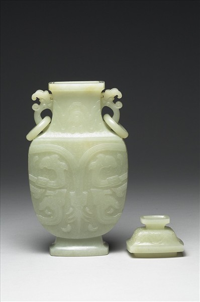 玉龍紋瓶