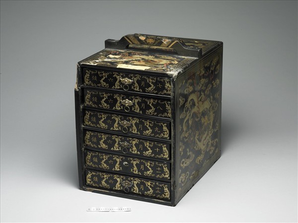 黑地描金漆龍紋匣