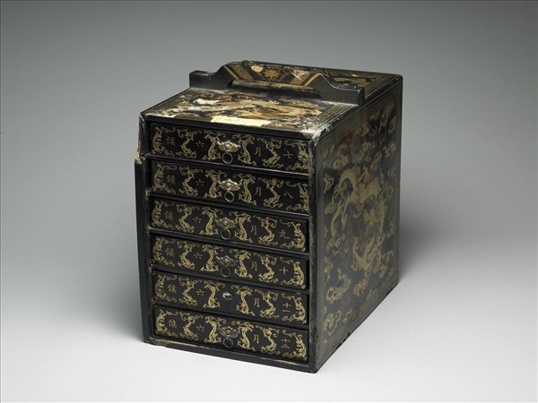 黑地描金漆龍紋匣