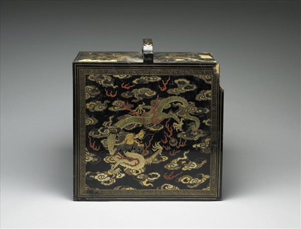 黑地描金漆龍紋匣