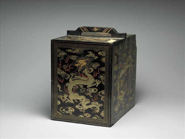 黑地描金漆龍紋匣