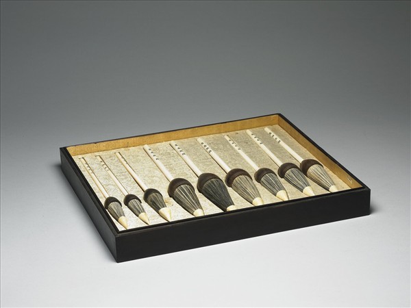 「萬國來朝」象牙桿斗筆