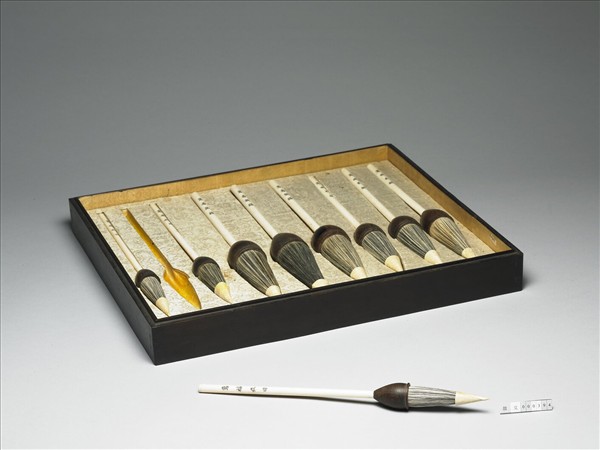 「萬福攸同」象牙桿斗筆