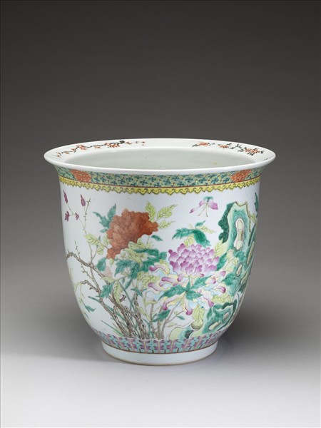 粉彩牡丹圖花盆