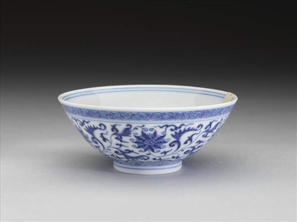 青花番蓮紋碗