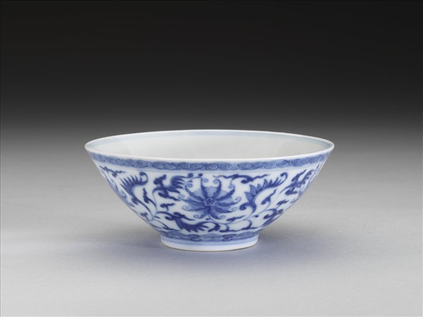 青花番蓮紋碗
