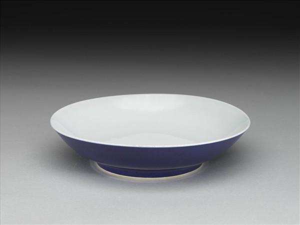 霽青釉白裡盤